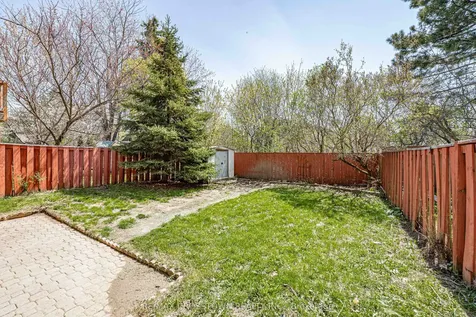 24 Cassander Crescent Brampton ON L6Z 1Z2