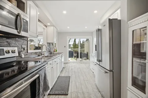 6780 Formentera Avenue Mississauga ON L5N 2L1