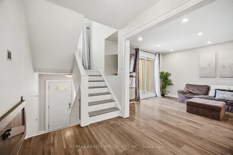 6780 Formentera Avenue Mississauga ON L5N 2L1