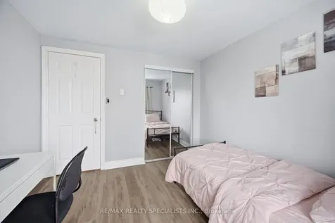 6780 Formentera Avenue Mississauga ON L5N 2L1