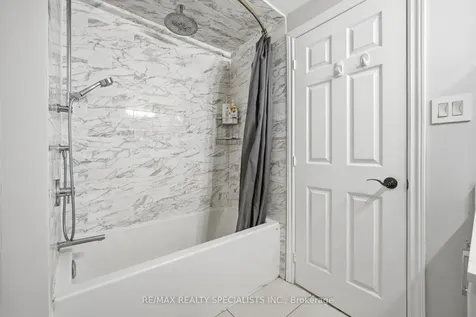6780 Formentera Avenue Mississauga ON L5N 2L1