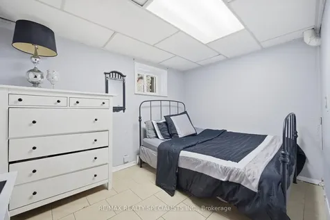 6780 Formentera Avenue Mississauga ON L5N 2L1