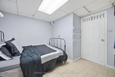 6780 Formentera Avenue Mississauga ON L5N 2L1