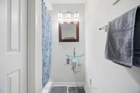 6780 Formentera Avenue Mississauga ON L5N 2L1