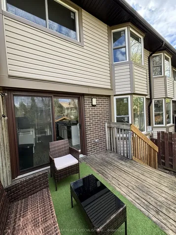 6780 Formentera Avenue Mississauga ON L5N 2L1