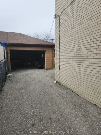 68 Lanyard Road Toronto ON M9M 1Y9