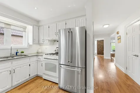 80 Wallasey Avenue Toronto ON M9M 1E4