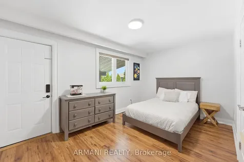 80 Wallasey Avenue Toronto ON M9M 1E4