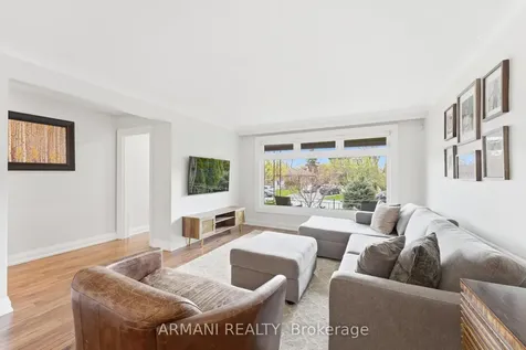80 Wallasey Avenue Toronto ON M9M 1E4