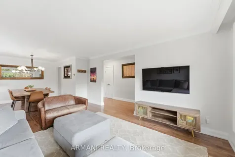 80 Wallasey Avenue Toronto ON M9M 1E4