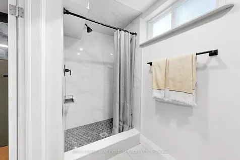 97 Ascot Avenue Toronto ON M6E 1G1