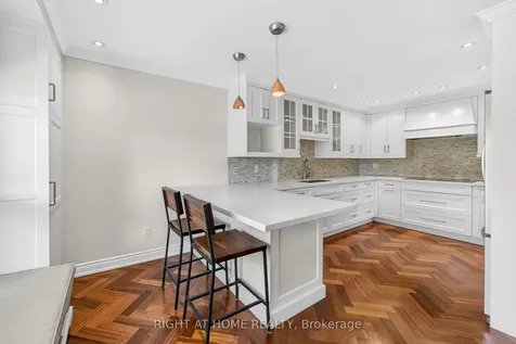 304 Ulric Crescent Oakville ON L6K 3R2