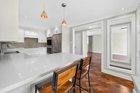 304 Ulric Crescent Oakville ON L6K 3R2