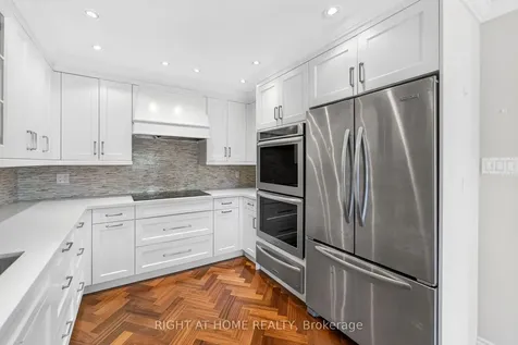 304 Ulric Crescent Oakville ON L6K 3R2