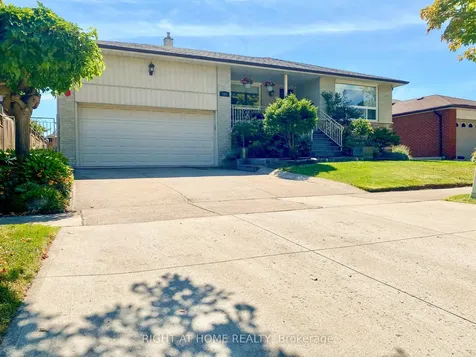 304 Ulric Crescent Oakville ON L6K 3R2