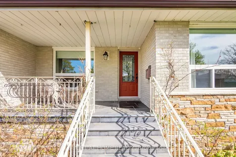 304 Ulric Crescent Oakville ON L6K 3R2