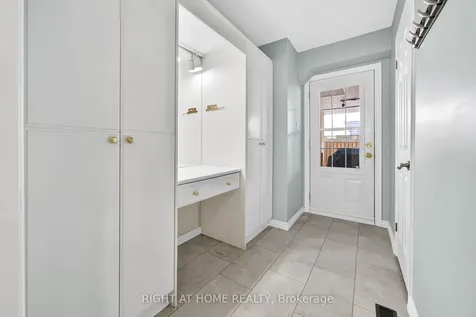304 Ulric Crescent Oakville ON L6K 3R2