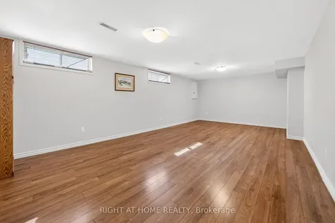 304 Ulric Crescent Oakville ON L6K 3R2