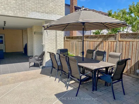 304 Ulric Crescent Oakville ON L6K 3R2