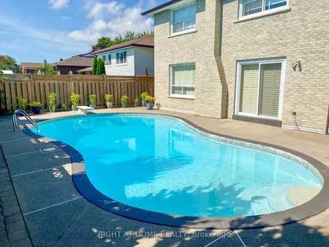 304 Ulric Crescent Oakville ON L6K 3R2