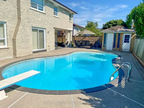 304 Ulric Crescent Oakville ON L6K 3R2