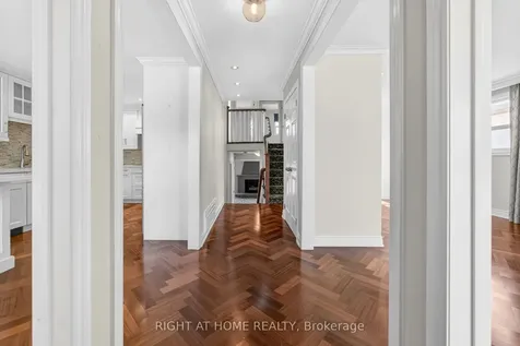 304 Ulric Crescent Oakville ON L6K 3R2