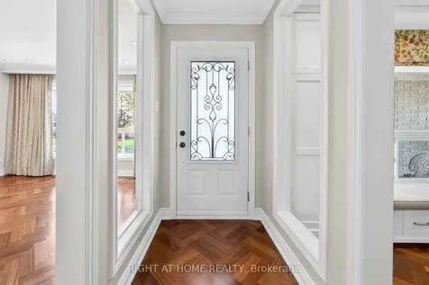304 Ulric Crescent Oakville ON L6K 3R2