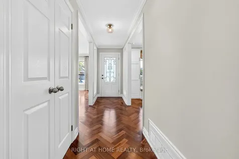 304 Ulric Crescent Oakville ON L6K 3R2