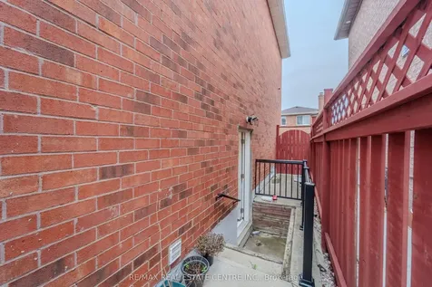 36 Kentucky Drive Brampton ON L6Y 4E9