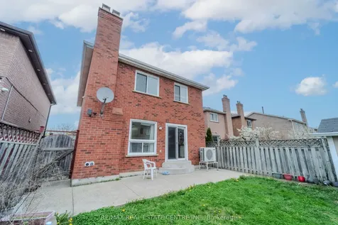 36 Kentucky Drive Brampton ON L6Y 4E9