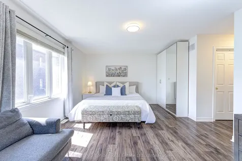 2325 Stone Glen Crescent Oakville ON L6M 0C9