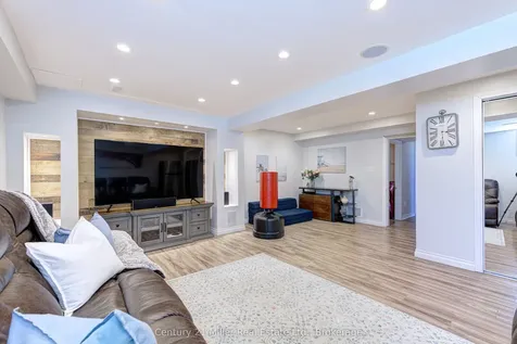 2325 Stone Glen Crescent Oakville ON L6M 0C9