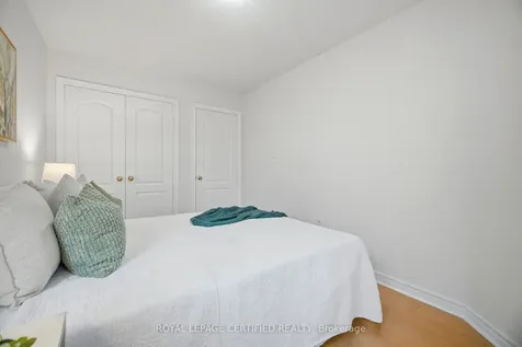 3302 Stoney Crescent Mississauga ON L5M 0N5
