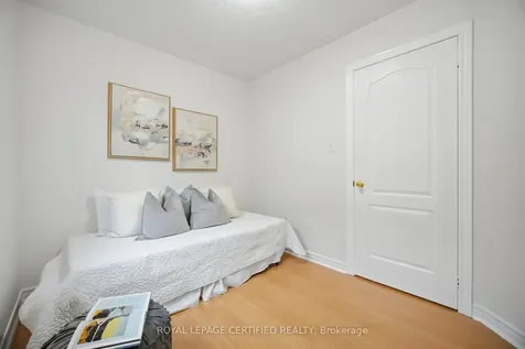 3302 Stoney Crescent Mississauga ON L5M 0N5