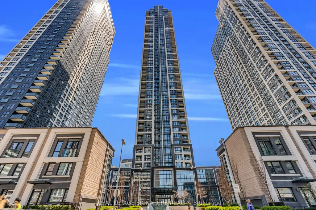 7 Mabelle Avenue Toronto ON M9A 4X7