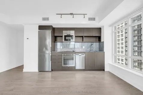 7 Mabelle Avenue Toronto ON M9A 4X7