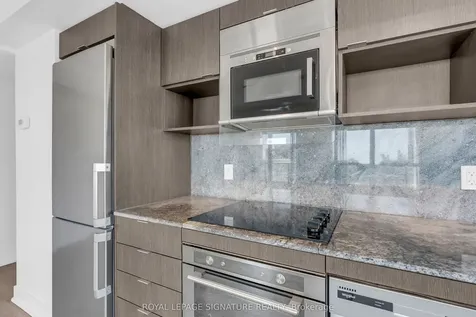 7 Mabelle Avenue Toronto ON M9A 4X7