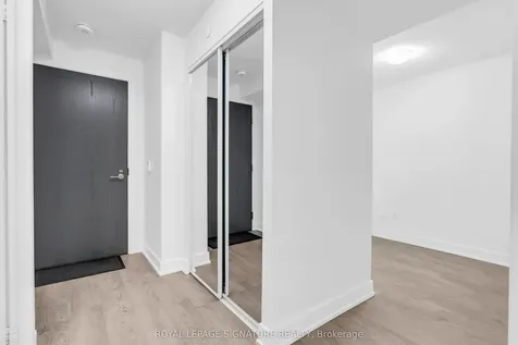 7 Mabelle Avenue Toronto ON M9A 4X7