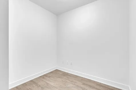 7 Mabelle Avenue Toronto ON M9A 4X7