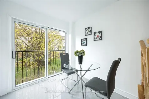 5030 Heatherleigh Avenue Mississauga ON L5V 2G7