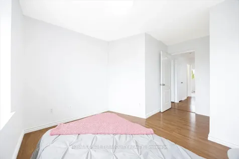 5030 Heatherleigh Avenue Mississauga ON L5V 2G7