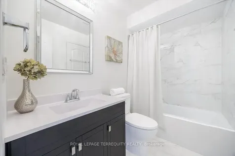 5030 Heatherleigh Avenue Mississauga ON L5V 2G7