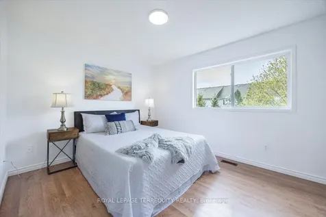 5030 Heatherleigh Avenue Mississauga ON L5V 2G7