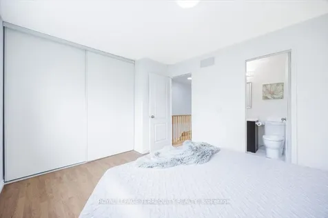 5030 Heatherleigh Avenue Mississauga ON L5V 2G7