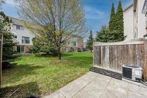 5030 Heatherleigh Avenue Mississauga ON L5V 2G7