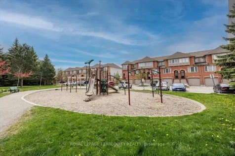 5030 Heatherleigh Avenue Mississauga ON L5V 2G7
