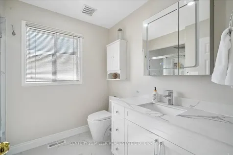 421 Levanna Lane Oakville ON L6H 6B8