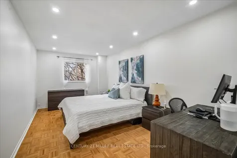 421 Levanna Lane Oakville ON L6H 6B8