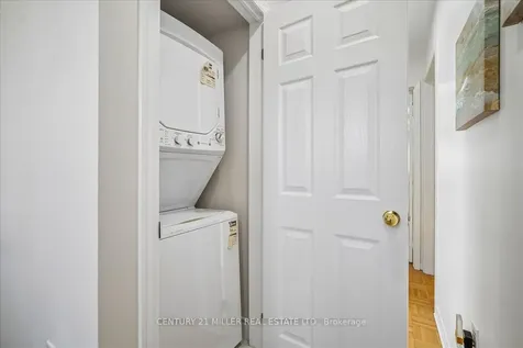421 Levanna Lane Oakville ON L6H 6B8
