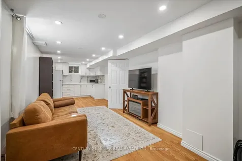 421 Levanna Lane Oakville ON L6H 6B8